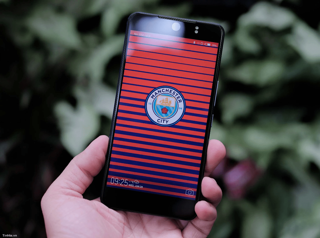 The tecno camon cx manchester city edition will bring on board 4GB RAM up from the 2GB on the Camon CX.