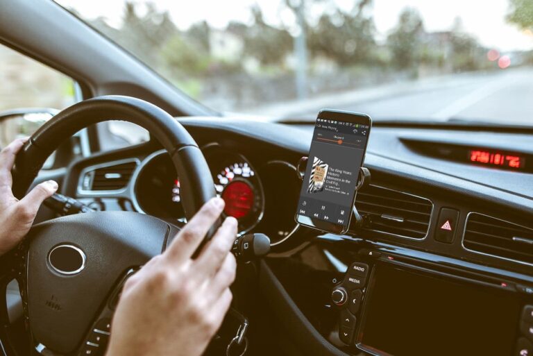 Apps That You Can Connect to Your Car to Make Driving More Enjoyable