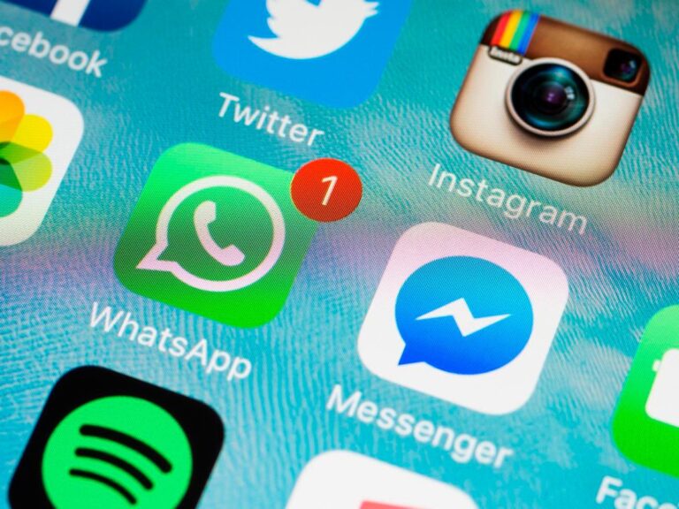 How To Make A Conference Call On WhatsApp