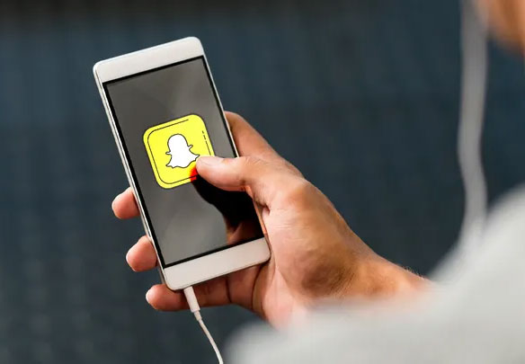 Do Group Chats Increase Snap score?