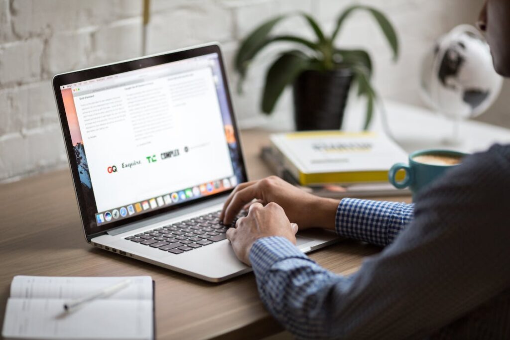 How to force quit on a MacBook