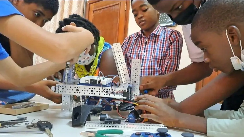 Mikrobot Academy’s Bright Young Minds Ready to Shine at 2023 Robofest World Championship